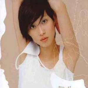 男人把手桶进美女尿囗还吻了
