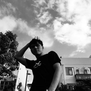 男人把手桶进美女尿囗还吻了
